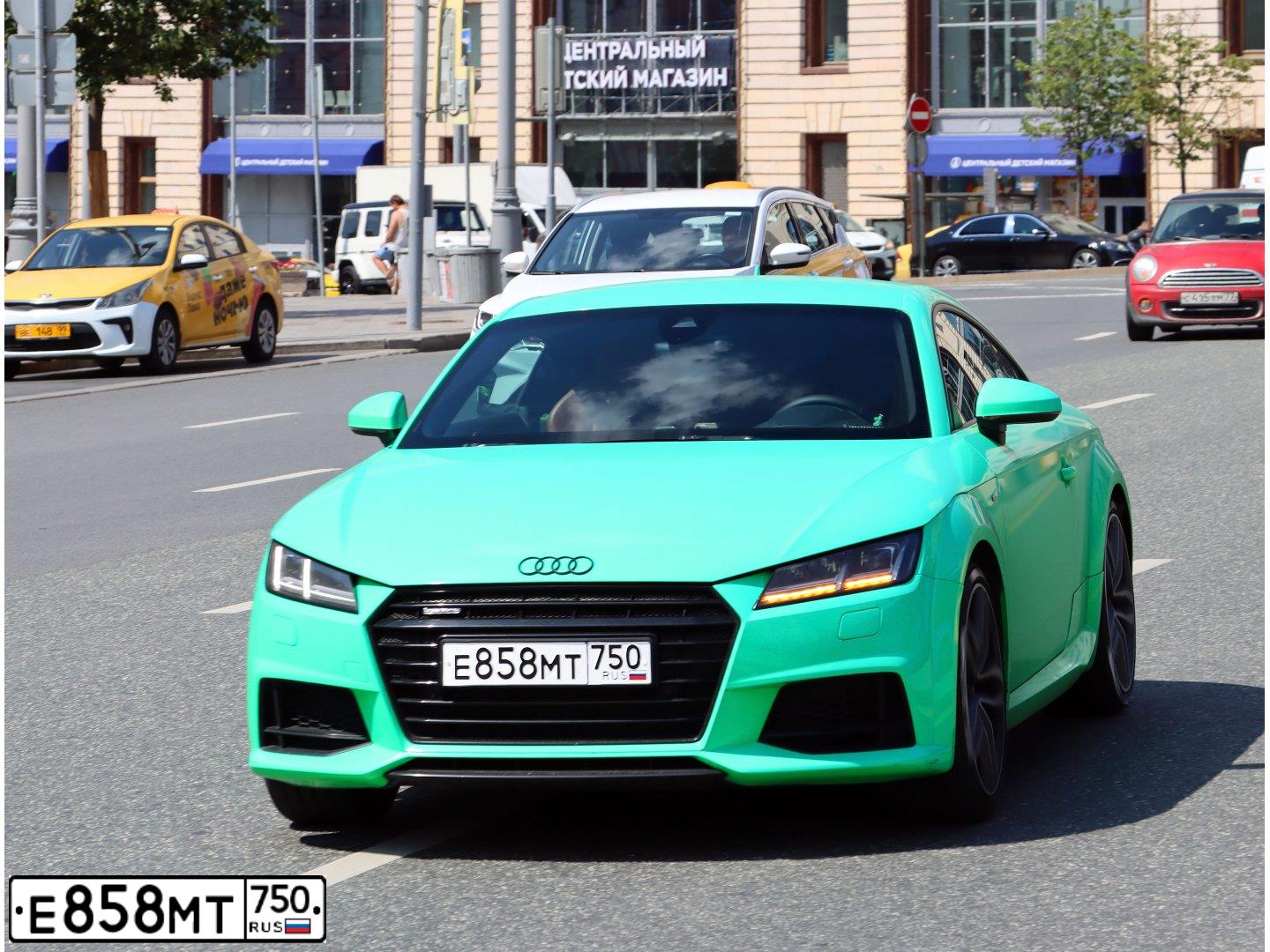 Фото автомобиля AUDI TT, 2016 — госномер Е460ВУ550. Цвет: ЗЕЛЕНЫЙ