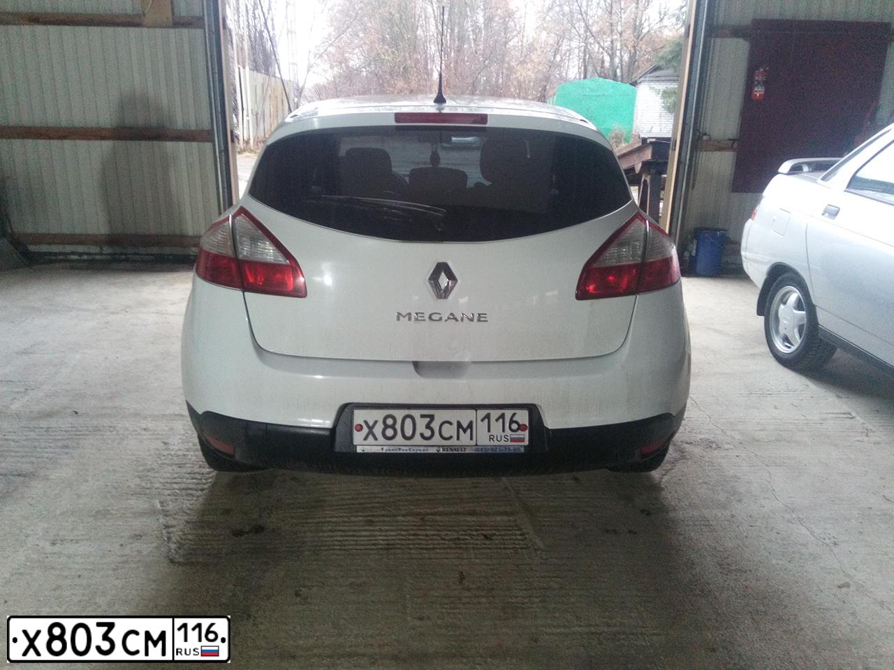 Фото автомобиля RENAULT MEGANE, 2011 — госномер Р017ВН116. Цвет: БЕЛЫЙ
