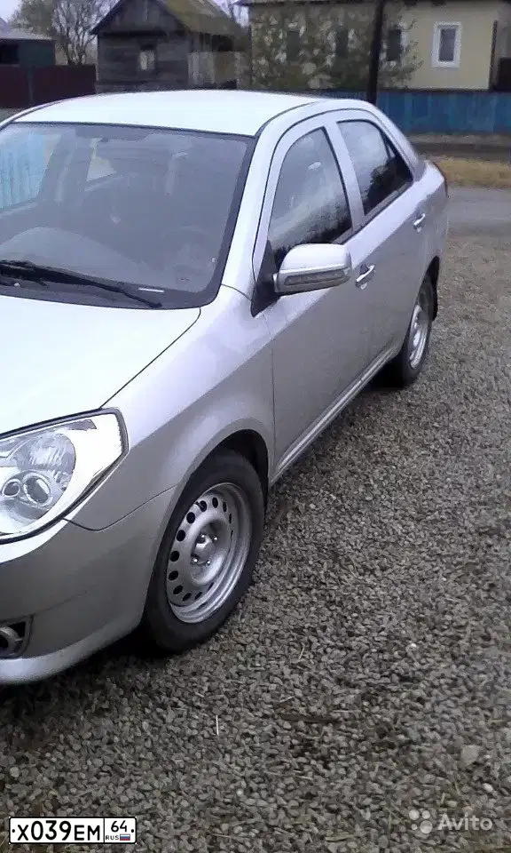 Фото автомобиля GEELY MK, 2010 — госномер Х039ЕМ64. Цвет: СЕРЕБРО