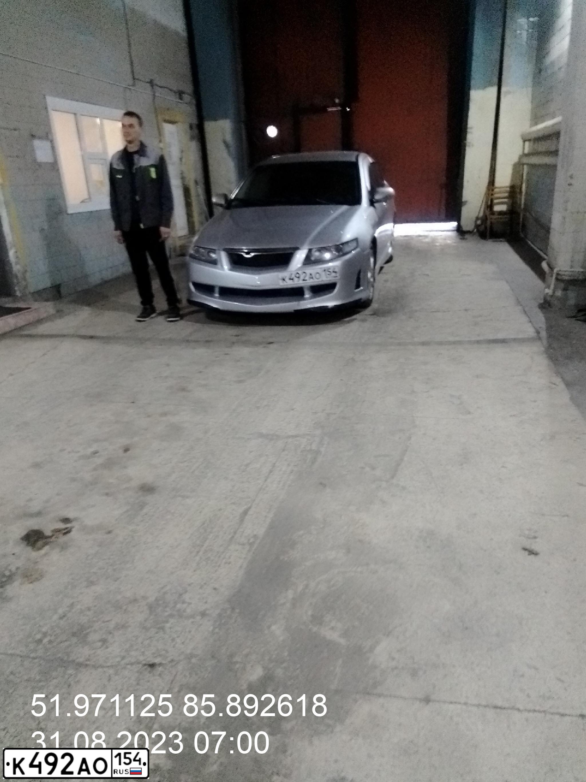 Фото автомобиля HONDA ACCORD, 2004 — госномер О444ВА04. Цвет: СЕРЕБРИСТЫЙ