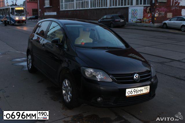 Фото автомобиля VOLKSWAGEN GOLF, 2006 — госномер О696ММ190. Цвет: ЧЕРНЫЙ