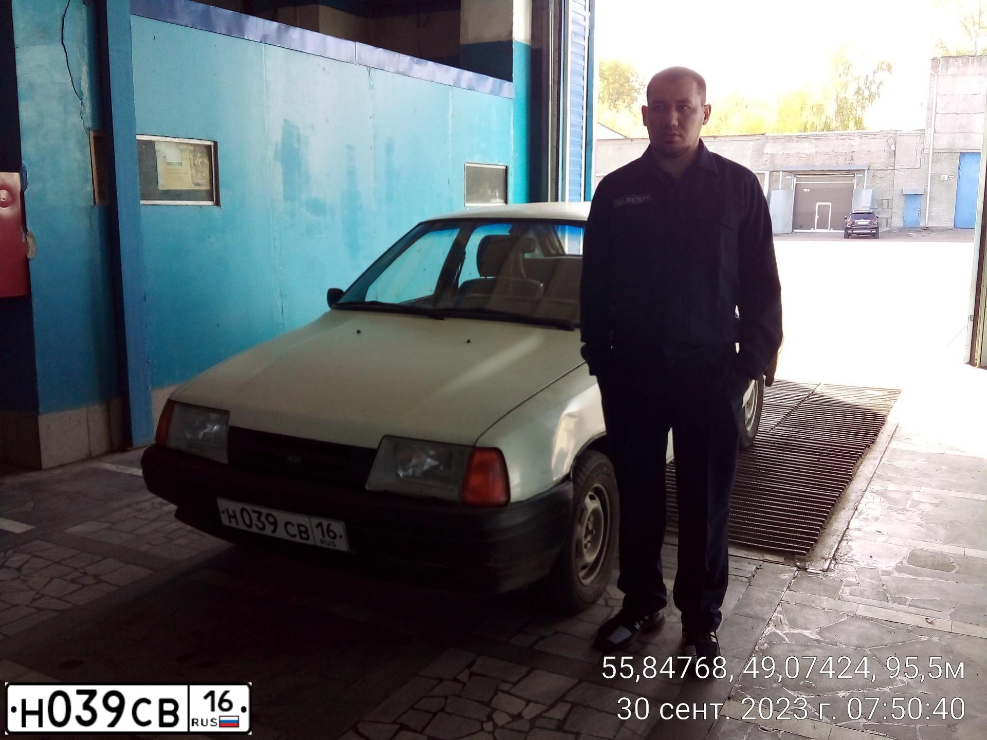 Фото автомобиля ИЖ 2126-030, 2001 — госномер К034ЕС716. Цвет: Белый