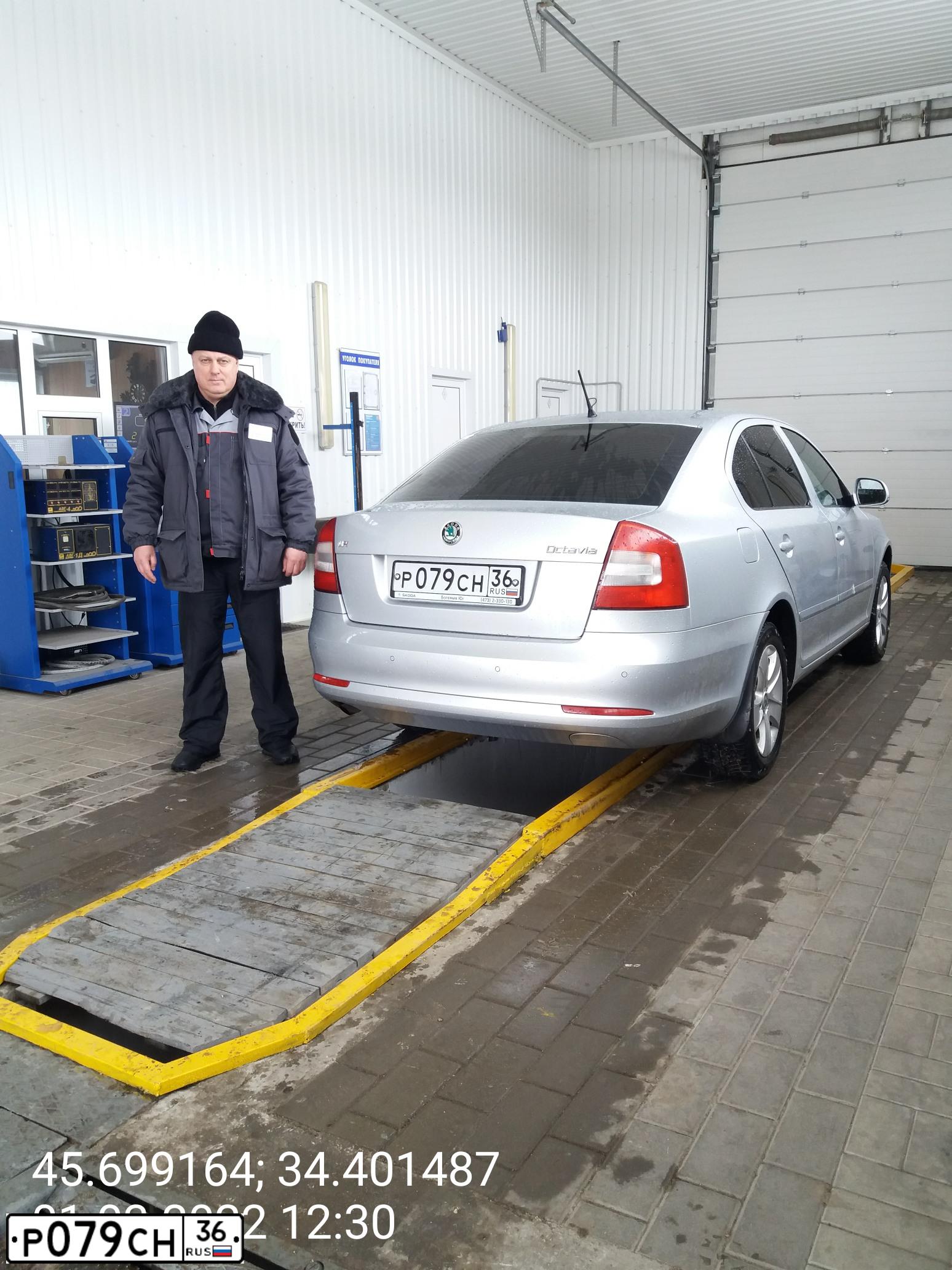 Фото автомобиля SKODA OCTAVIA, 2012 — госномер Н148ВР82. Цвет: СЕРЕБРИСТЫЙ