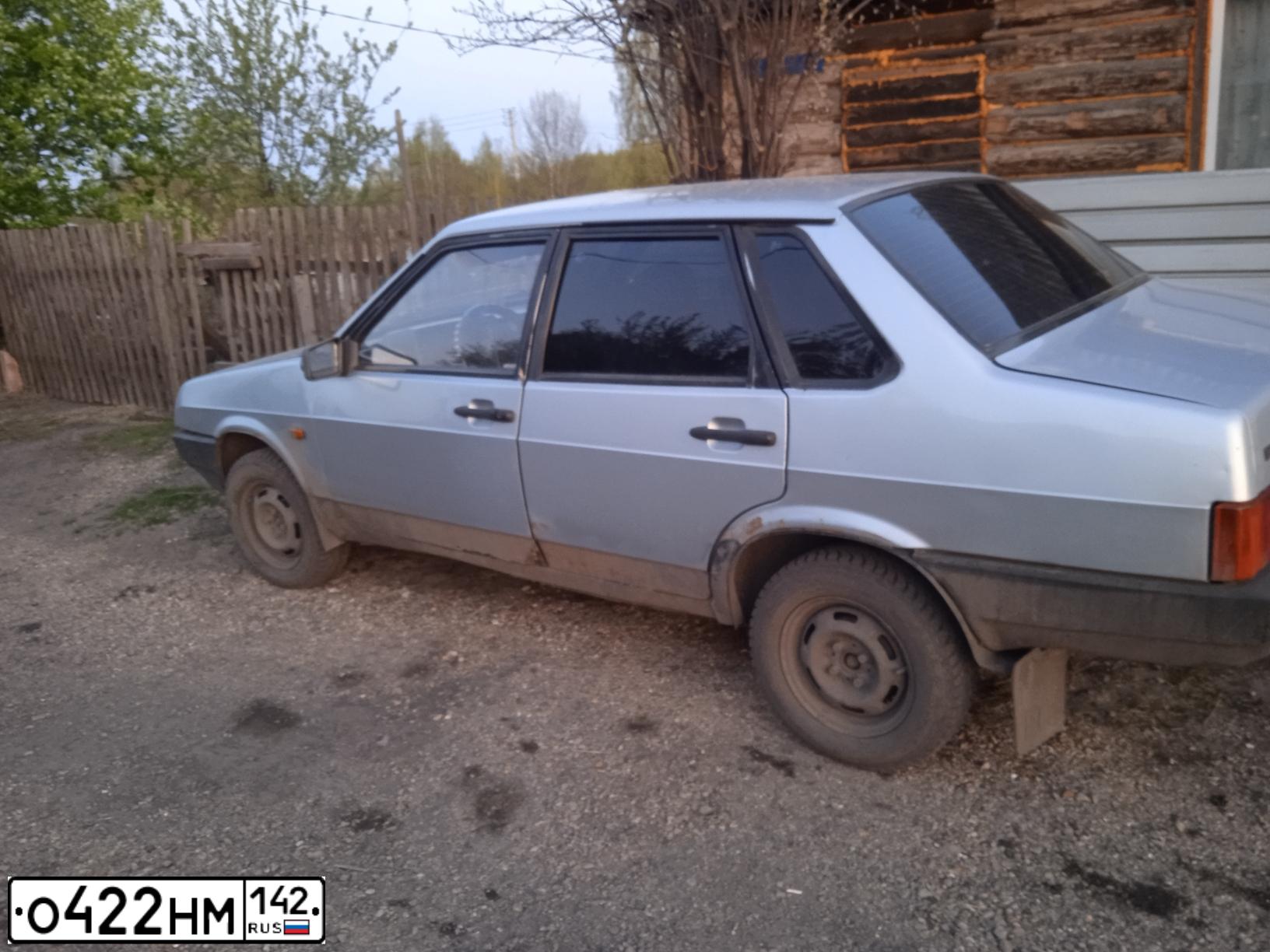 Фото автомобиля LADA 2109 SAMARA, 2002 — госномер М627КМ70. Цвет: серебристо-голубой