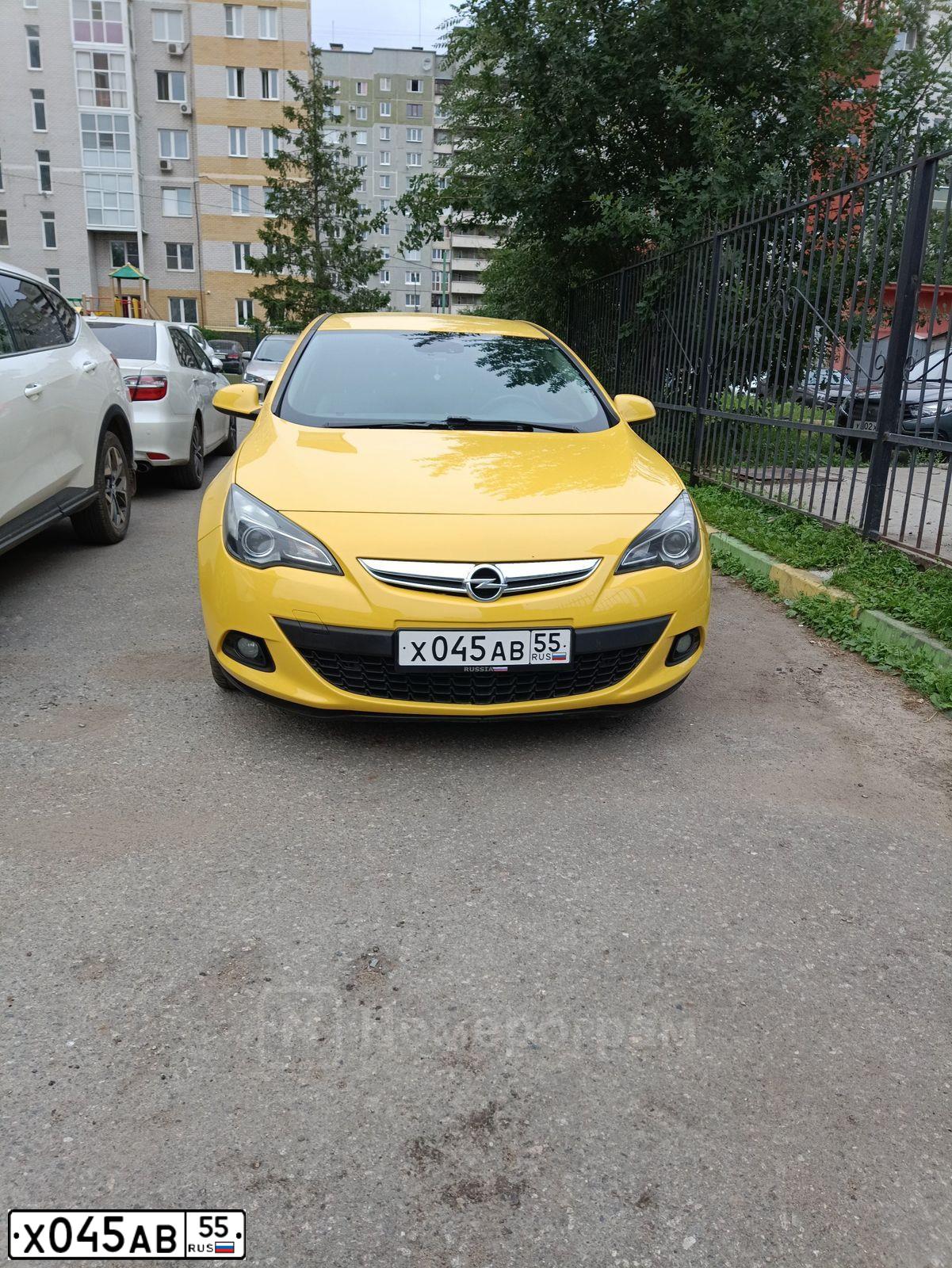 Фото автомобиля OPEL ASTRA, 2013 — госномер Х045АВ55. Цвет: ЖЕЛТЫЙ