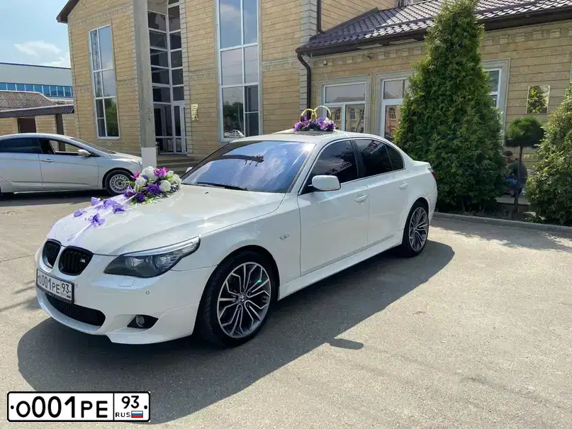 Фото автомобиля MERCEDES CLS-KLASSE, 2010 — госномер О001РЕ93. Цвет: Коричневый