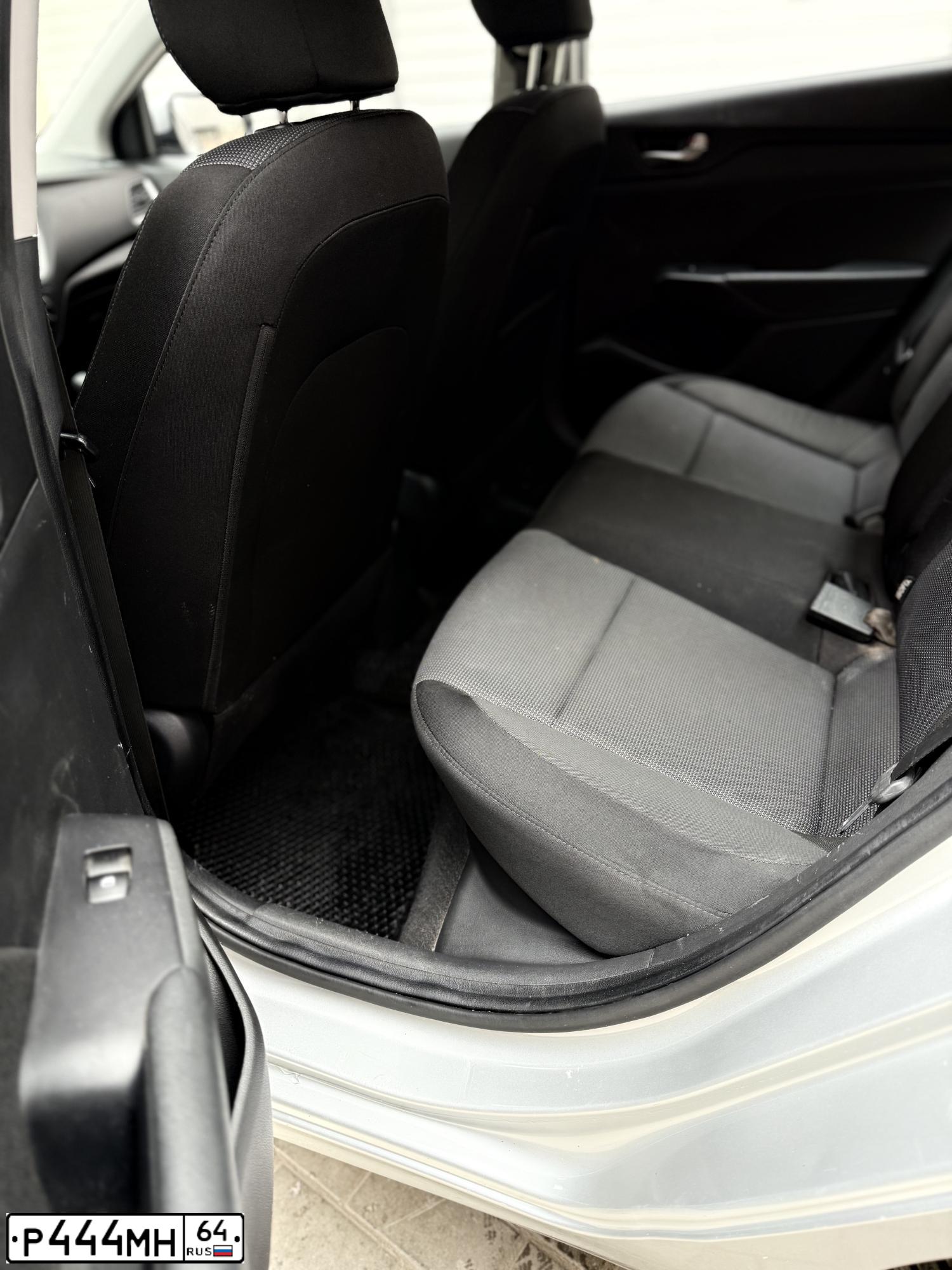 Фото автомобиля FORD D FOCUS, 2009 — госномер Р444МН64. Цвет: Белый