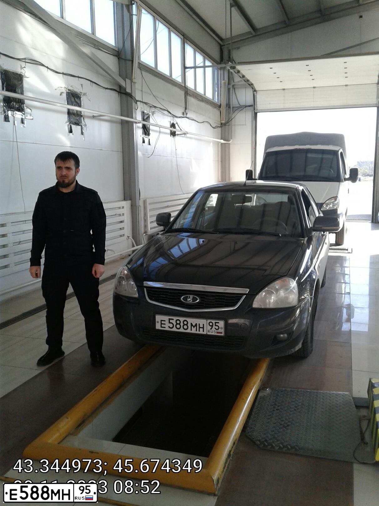 Фото автомобиля LADA 217050 LADA PRIORA, 2017 — госномер О150КК44. Цвет: ЧЕРНЫЙ