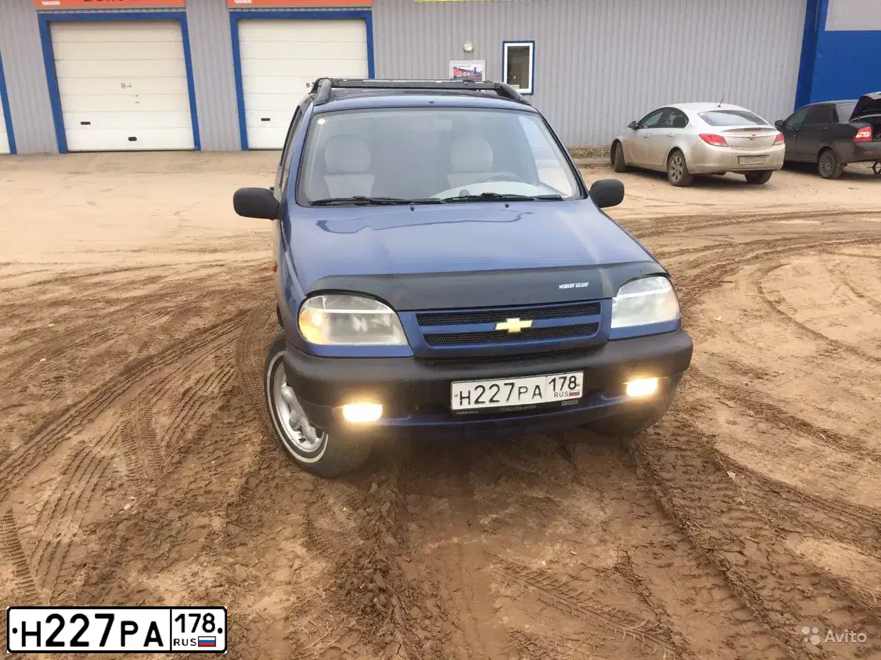 Фото автомобиля CHEVROLET T NIVA, 2006 — госномер К208ТА69. Цвет: ЯРКО-СИНИЙ МЕТАЛЛИК