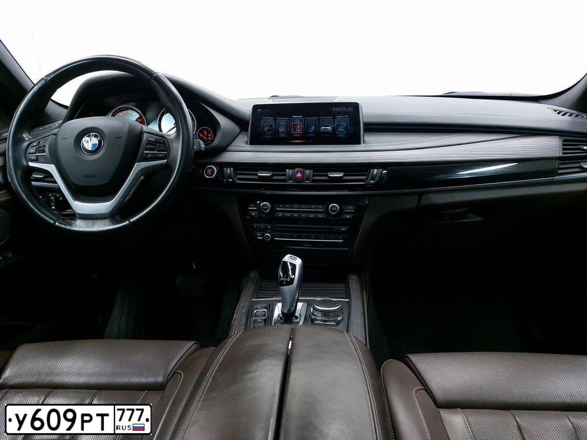 Фото автомобиля BMW X5, 2017 — госномер У609РТ777. Цвет: БЕЛЫЙ МЕТАЛЛИК