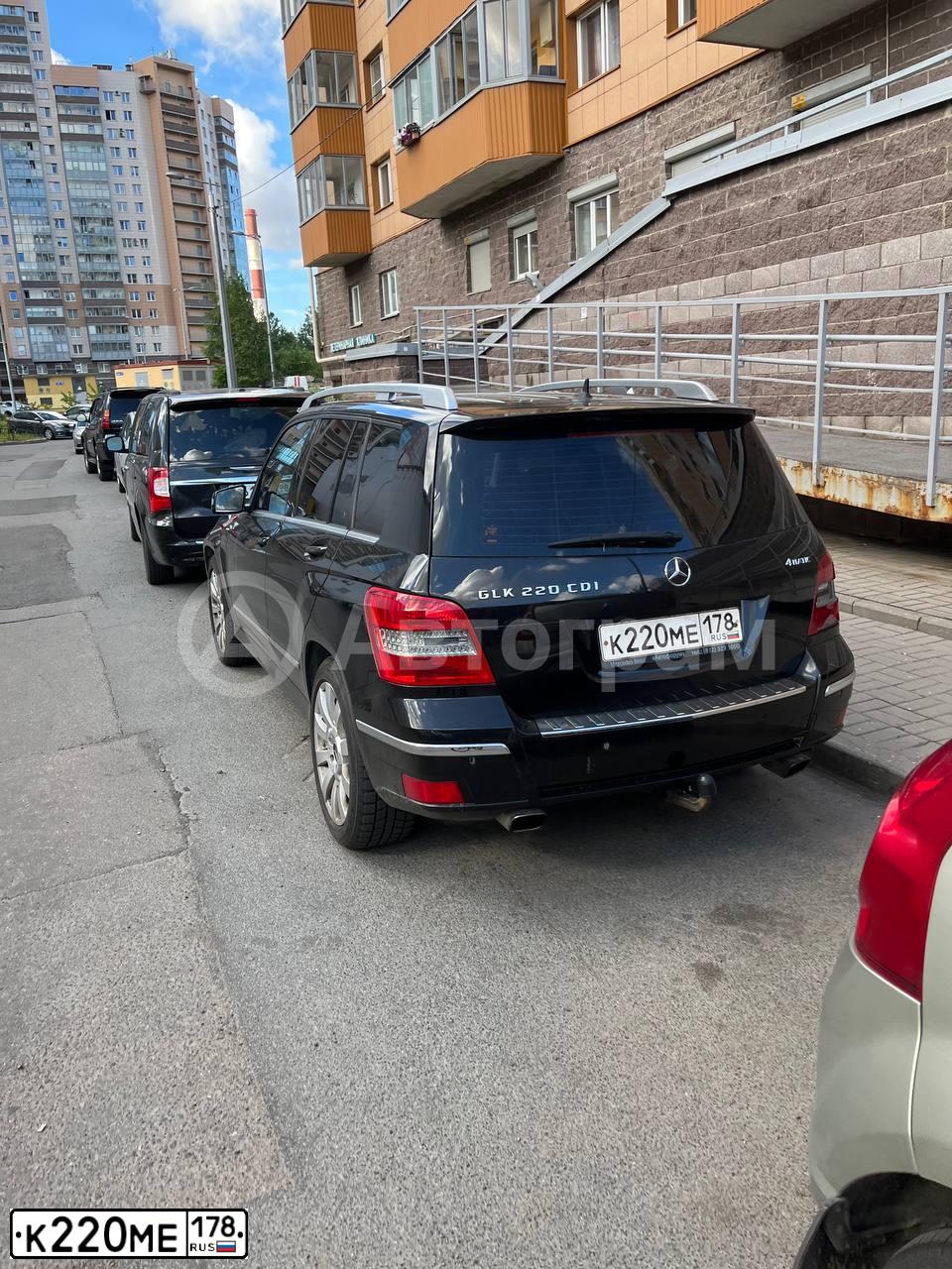 Фото автомобиля MERCEDES GLK-KLASSE, 2011 — госномер Е444АС147. Цвет: ЧЕРНЫЙ