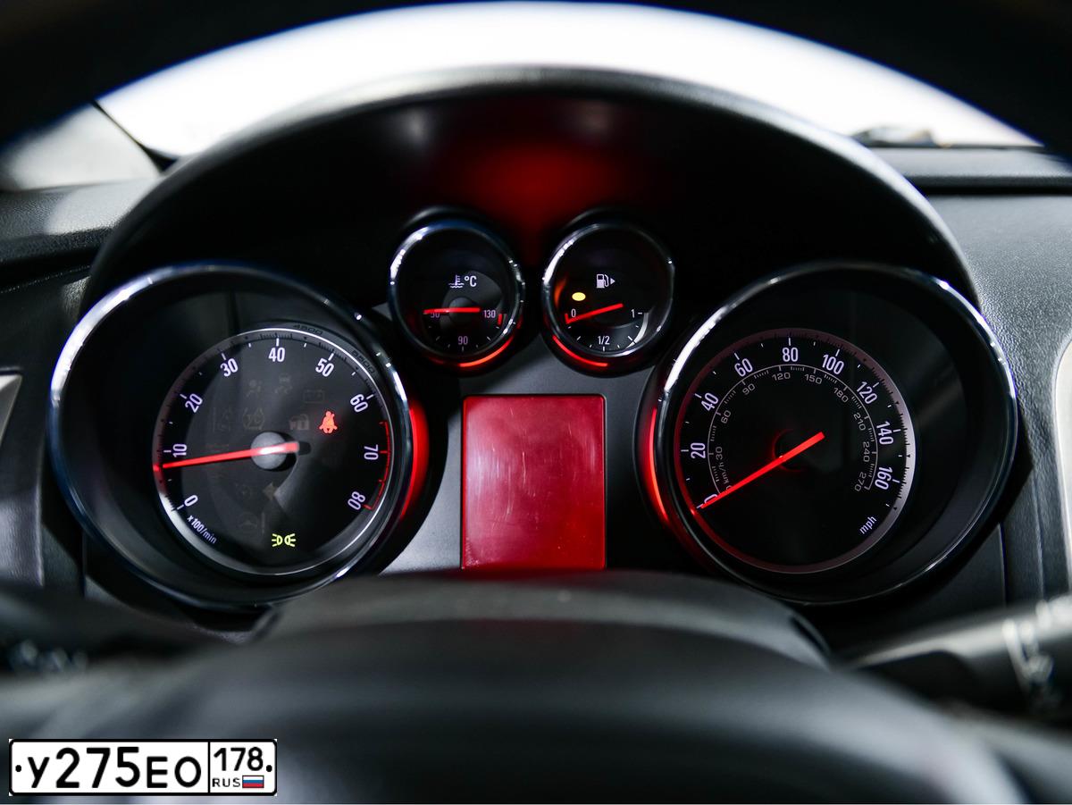 Фото автомобиля OPEL ASTRA, 2010 — госномер К051АС53. Цвет: ТЕМНО-СЕРЫЙ
