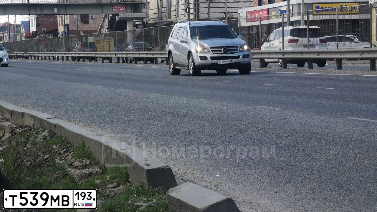 Фото автомобиля MERCEDES GL-KLASSE, 2008 — госномер В111ТТ123. Цвет: СЕРЕБРИСТЫЙ