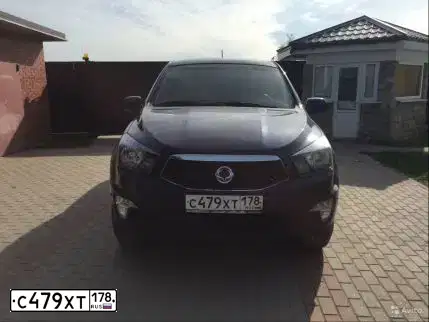 Фото автомобиля SSANGYONG ACTYON SPORTS, 2014 — госномер С479ХТ178. Цвет: СИНИЙ