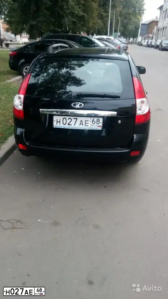 Фото автомобиля LADA 2171 PRIORA, 2012 — госномер Н027АЕ68. Цвет: Сине-Черный