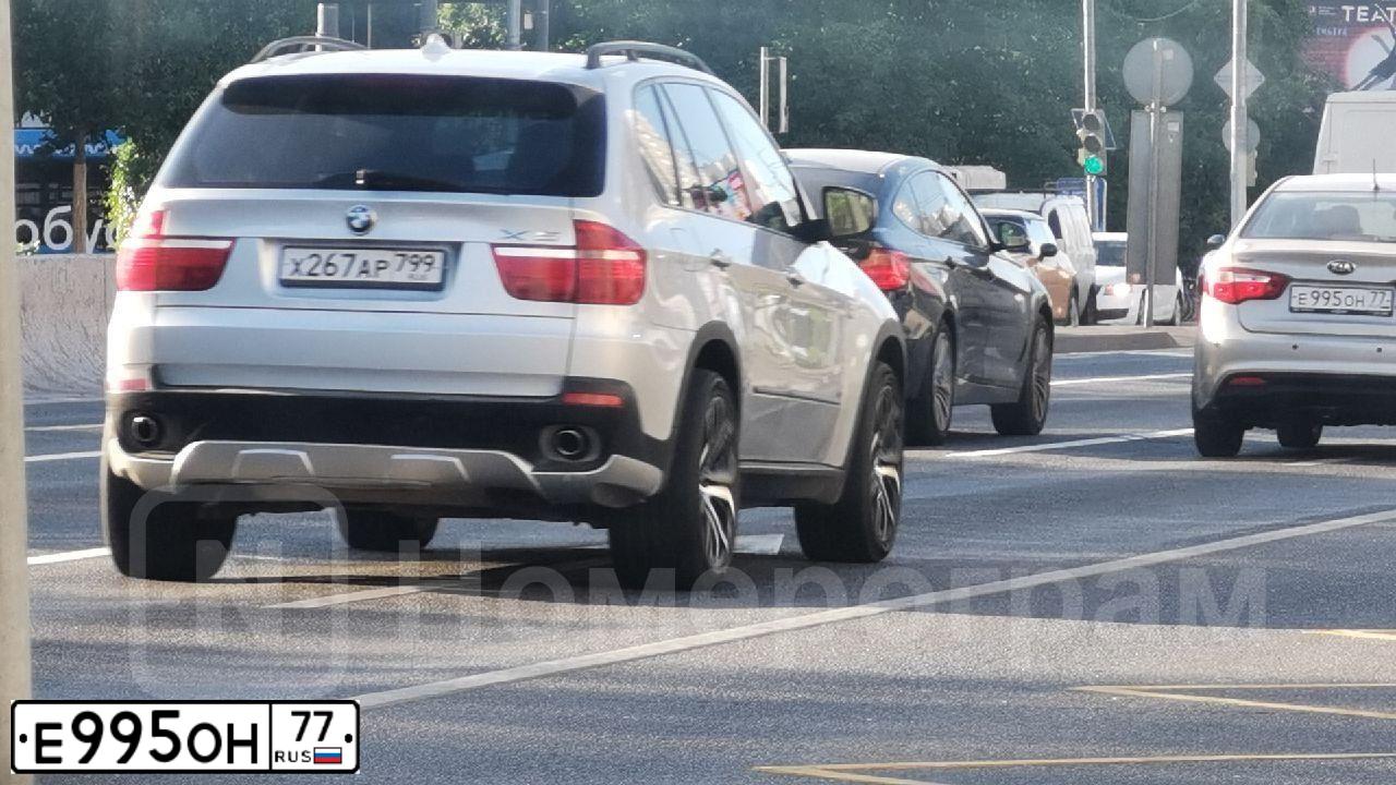 Фото автомобиля KIA RIO, 2013 — госномер Х299НМ152. Цвет: БЕЖЕВЫЙ