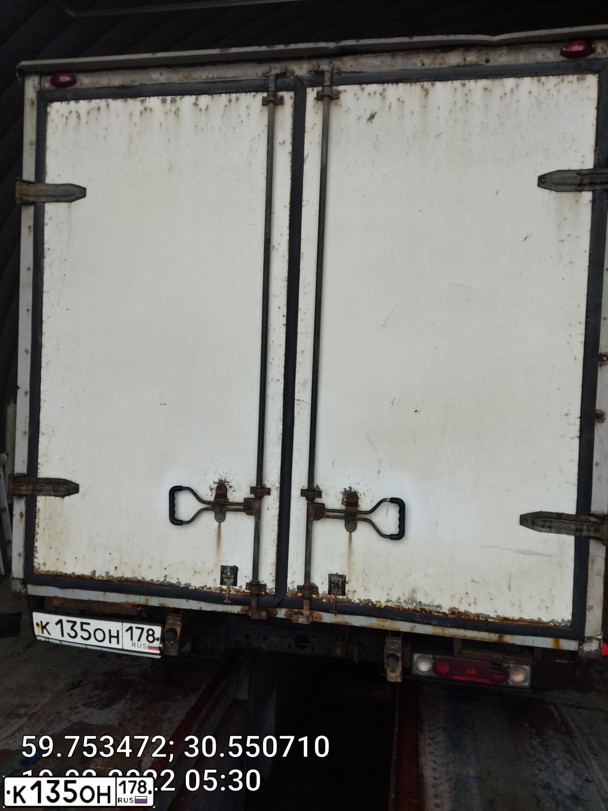 Фото автомобиля GAZ 1724, 2011 — госномер К642НН147. Цвет: Белый