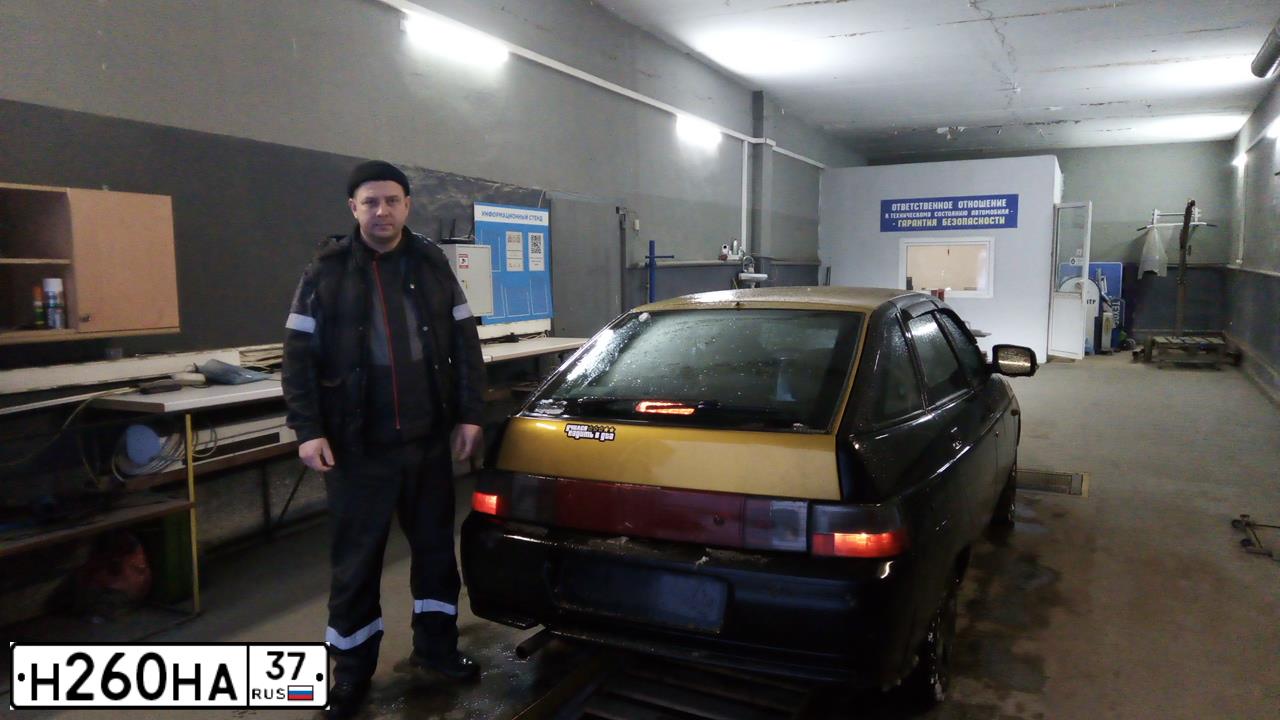 Фото автомобиля LADA 2112 LADA, 2006 — госномер Т740АС76. Цвет: СВЕТЛО СЕРЫЙ