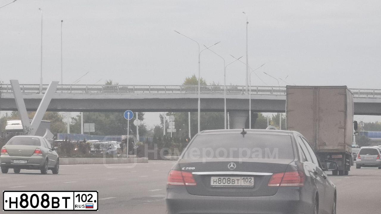 Фото автомобиля VOLKSWAGEN PASSAT, 2011 — госномер Н808ВТ102. Цвет: Белый