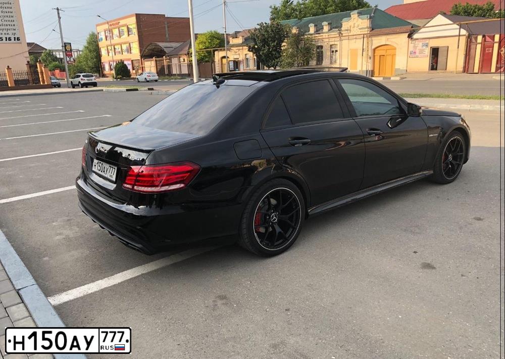 Фото автомобиля MERCEDES-BENZ E300, 2014 — госномер А105КА105. Цвет: ЧЕРНЫЙ
