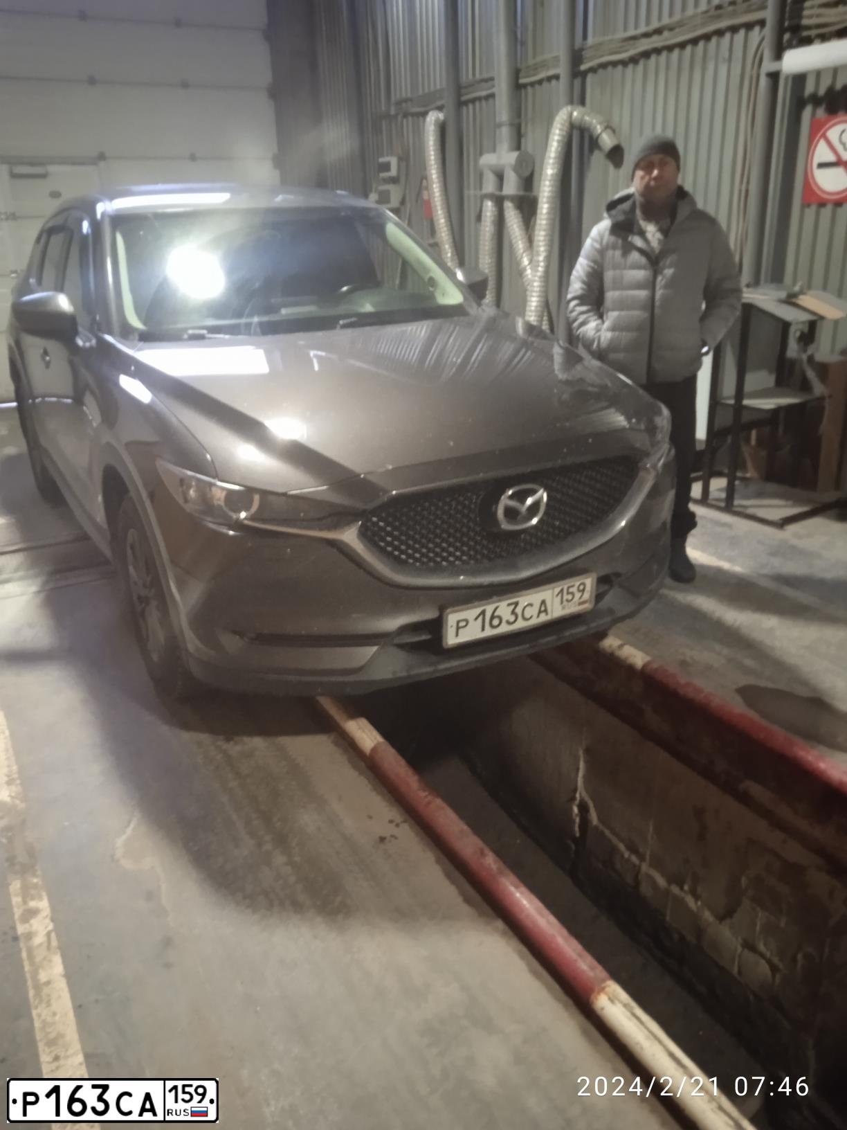 Фото автомобиля MAZDA CX-5, 2017 — госномер Х600ОР159. Цвет: Коричневый