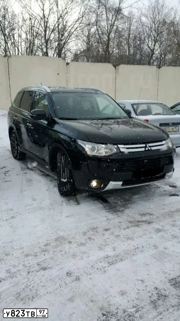 Фото автомобиля VOLKSWAGEN PASSAT, 2004 — госномер Т940СС97. Цвет: ЧЕРНЫЙ