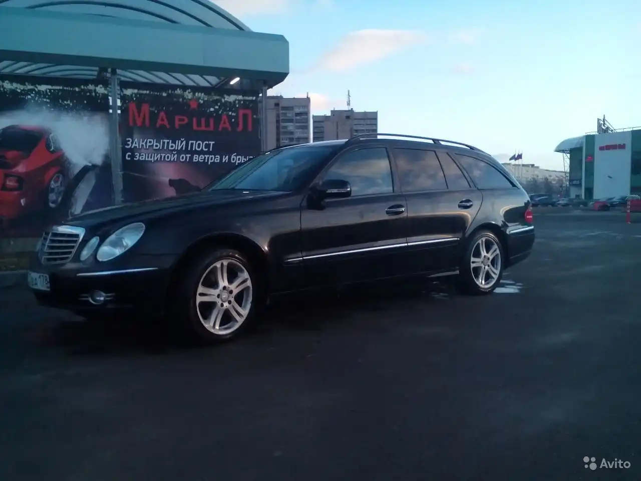 Фото автомобиля MERCEDES E-KLASSE, 2008 — госномер Р777СУ47. Цвет: ЧЕРНЫЙ