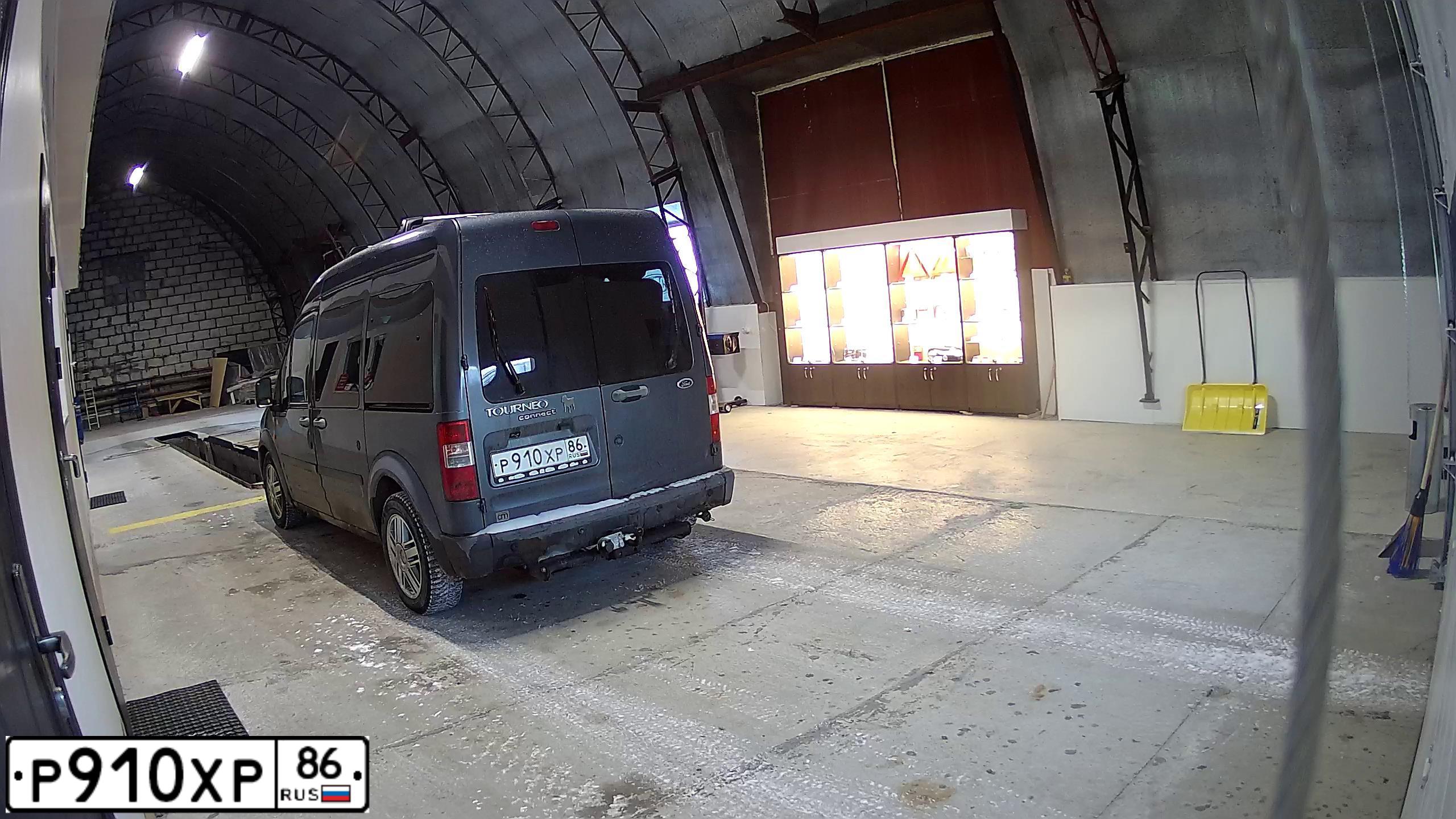 Фото автомобиля FORD TOURNEO CONNECT, 2006 — госномер Р910ХР86. Цвет: ТЕМНО-СЕРЫЙ