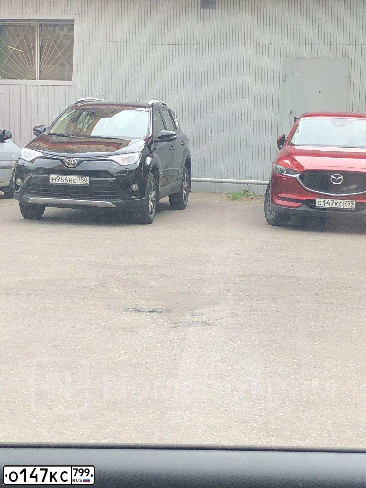 Фото автомобиля MAZDA CX-5, 2018 — госномер О147КС799. Цвет: КРАСНЫЙ