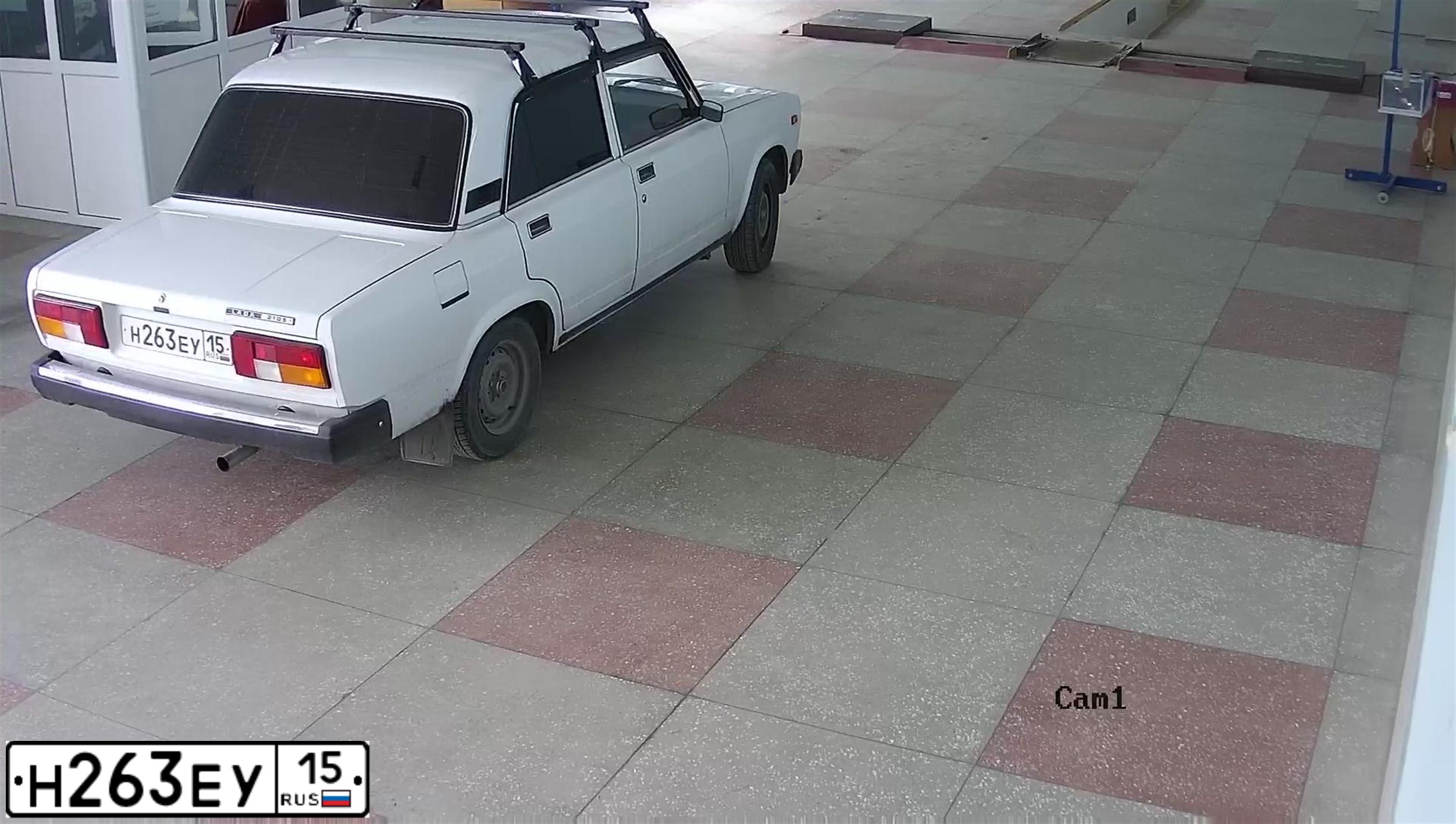 Фото автомобиля LADA 2107, 2000 — госномер О851ОН99. Цвет: КРАСНЫЙ