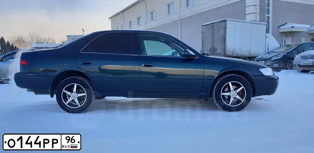 Фото автомобиля TOYOTA COROLLA, 2006 — госномер О144РР96. Цвет: СВЕТЛО-ГОЛУБОЙ