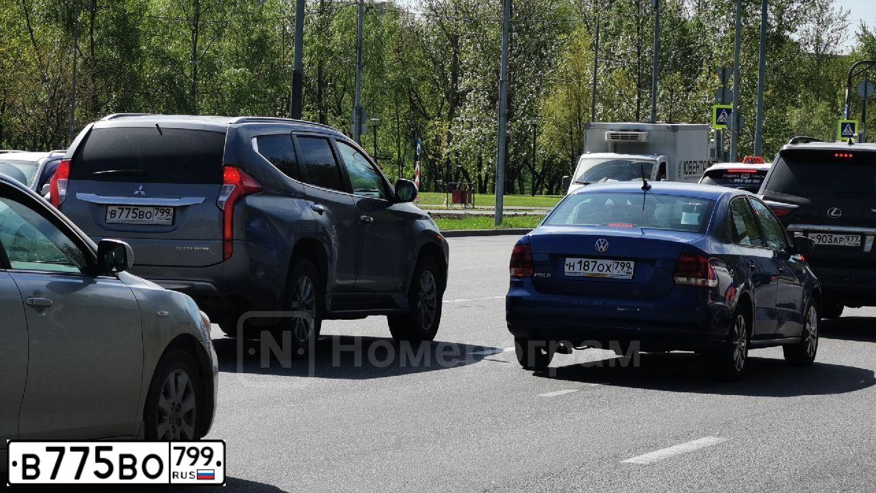 Фото автомобиля MITSUBISHI PAJERO SPORT, 2017 — госномер В775ВО799. Цвет: Серый