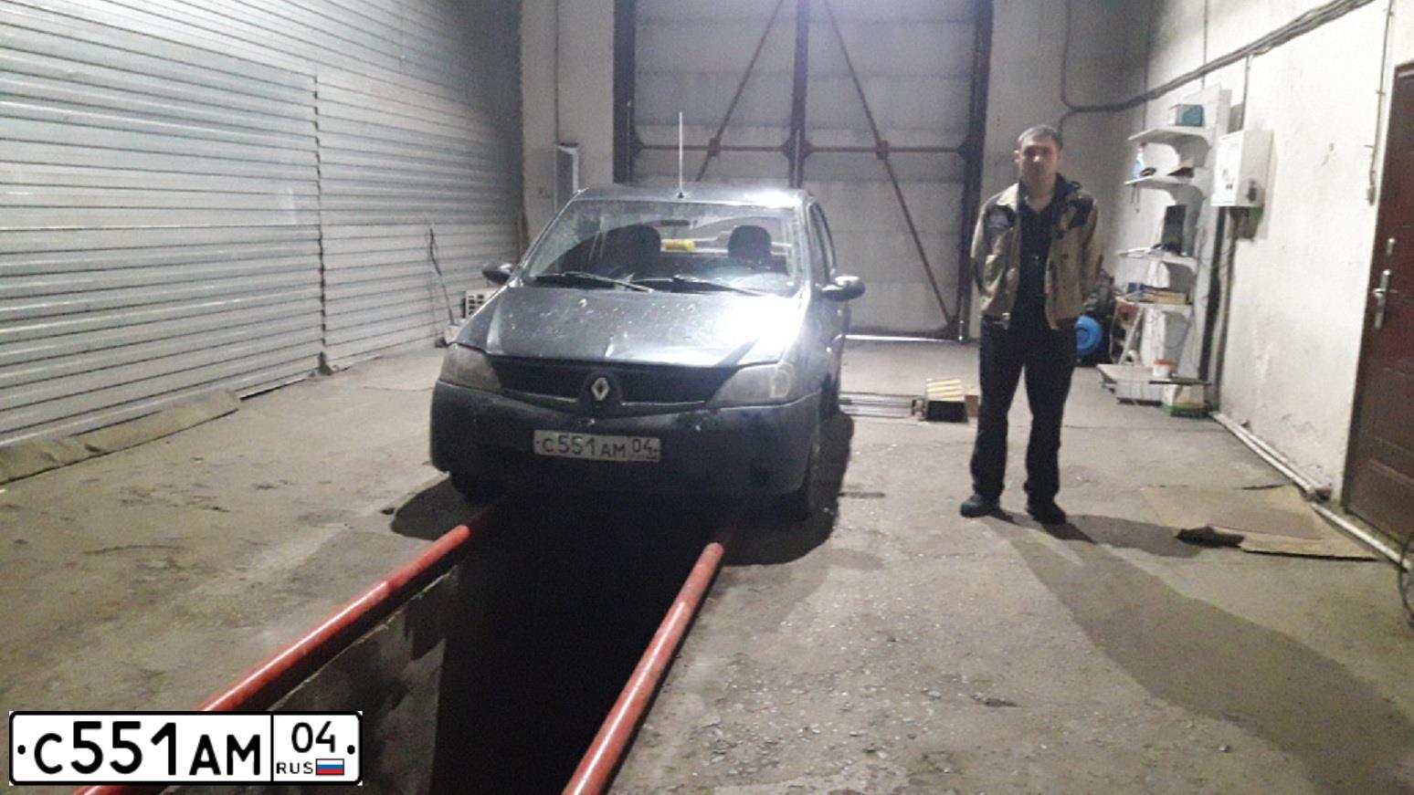 Фото автомобиля RENAULT LOGAN, 2008 — госномер Е873АО122. Цвет: ТЕМНО-СЕРЫЙ