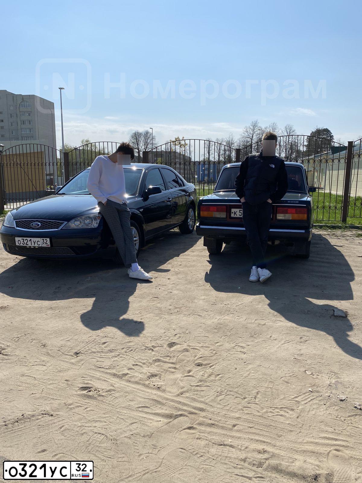 Фото автомобиля FORD MONDEO, 2006 — госномер О321УС32. Цвет: Темно-синий