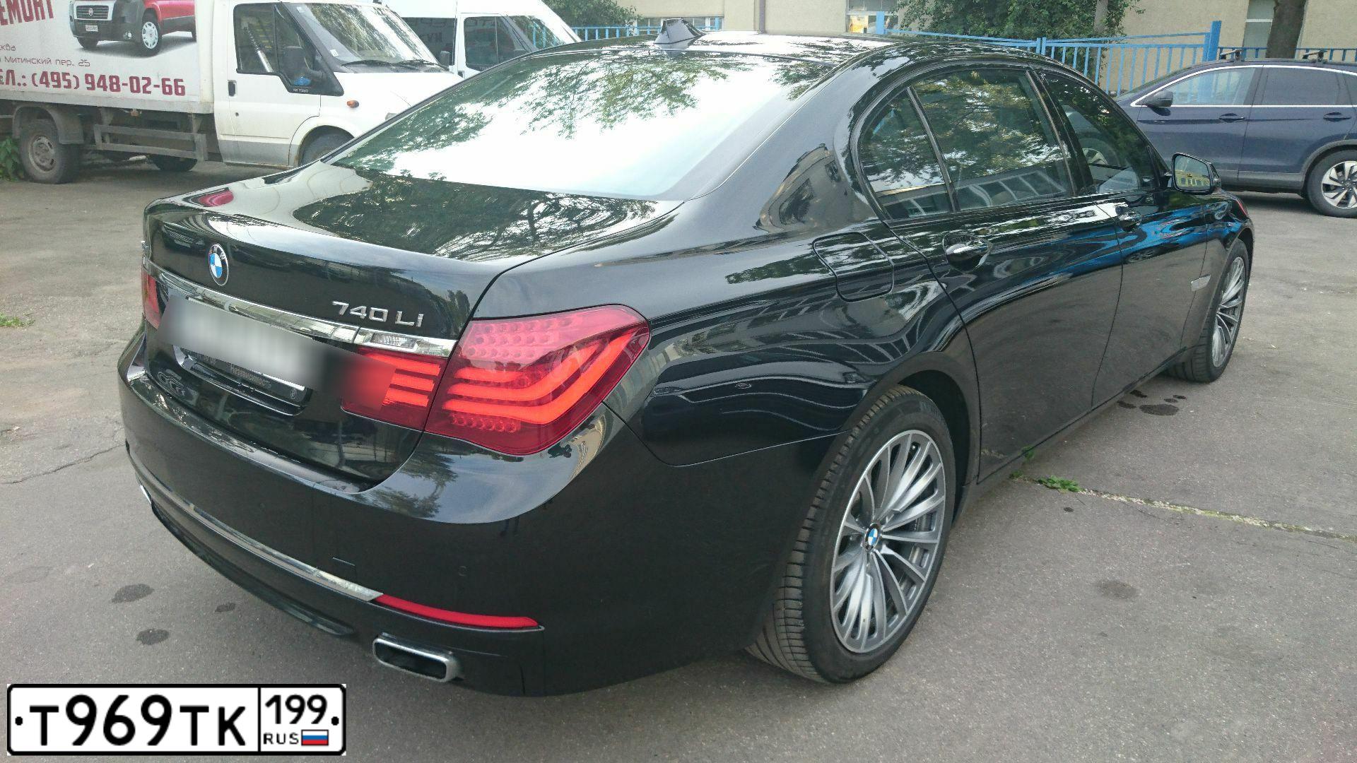 Фото автомобиля BMW SERIE 7, 2010 — госномер Е516МТ30. Цвет: синий