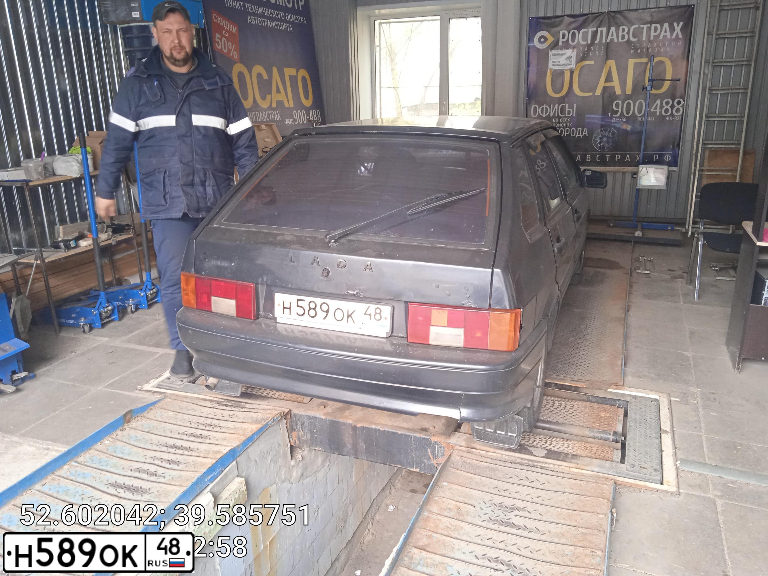 Фото автомобиля VOLKSWAGEN JETTA, 2009 — госномер У421ЕЕ48. Цвет: СЕРЕБРИСТЫЙ