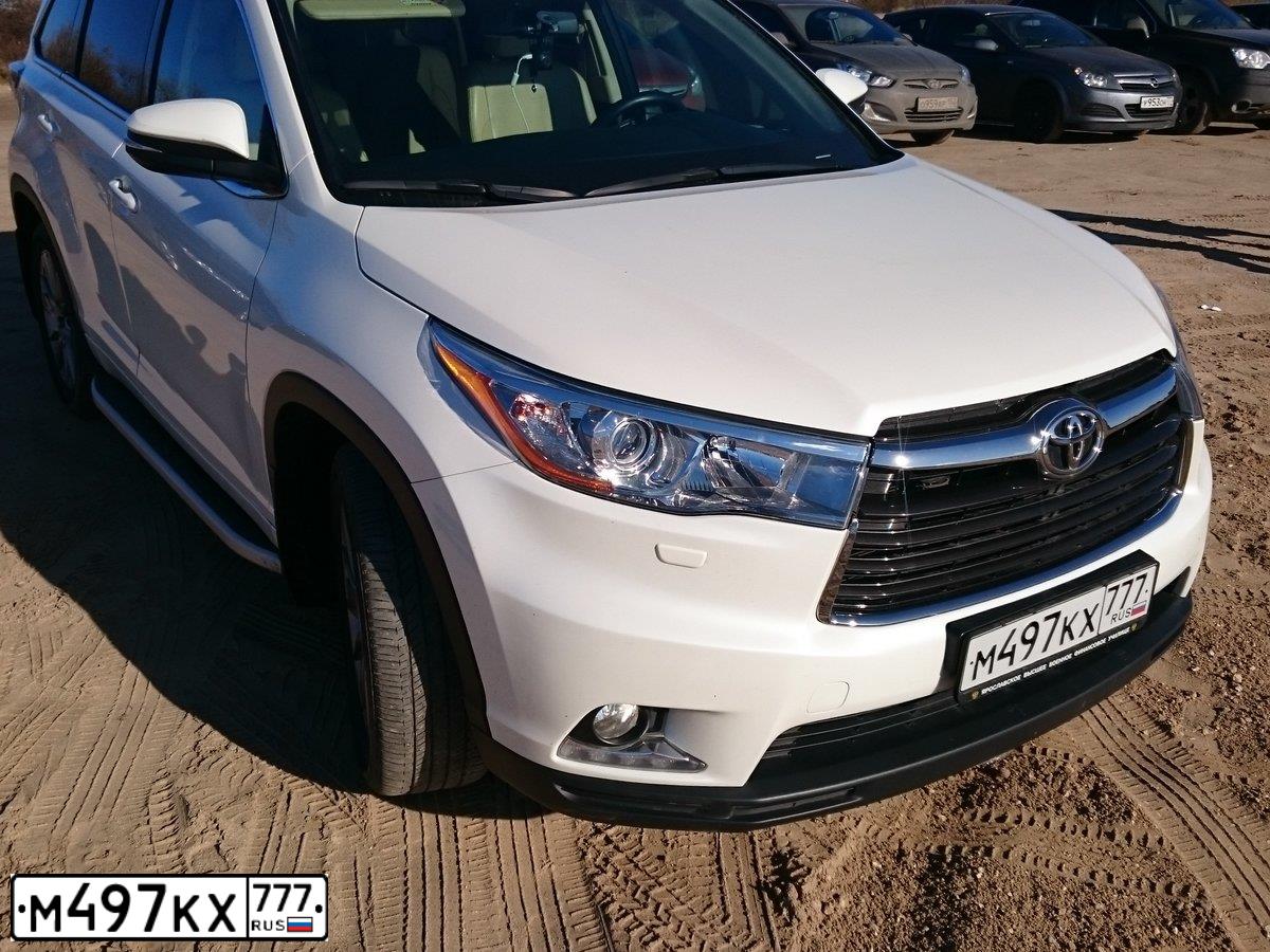Фото автомобиля TOYOTA HIGHLANDER, 2014 — госномер У767РВ152. Цвет: Белый