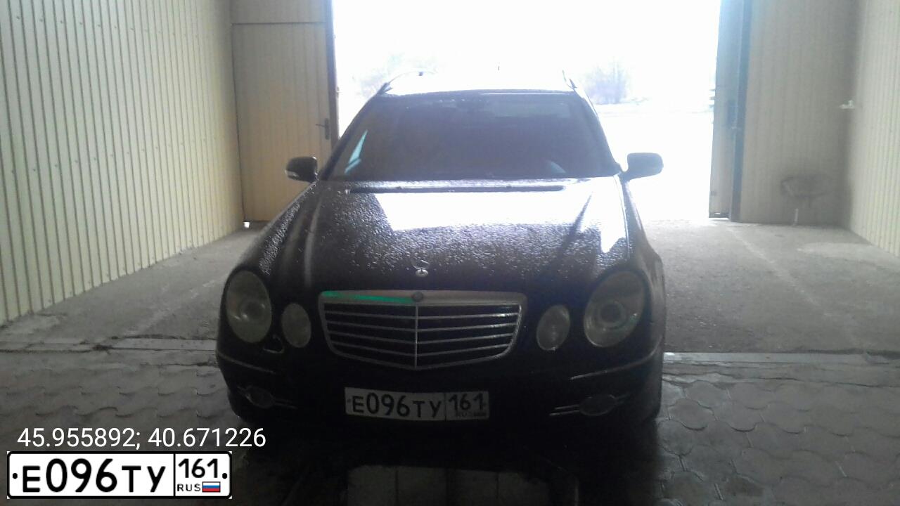 Фото автомобиля MERCEDES E-KLASSE, 2008 — госномер Е096ТУ161. Цвет: ЧЕРНЫЙ
