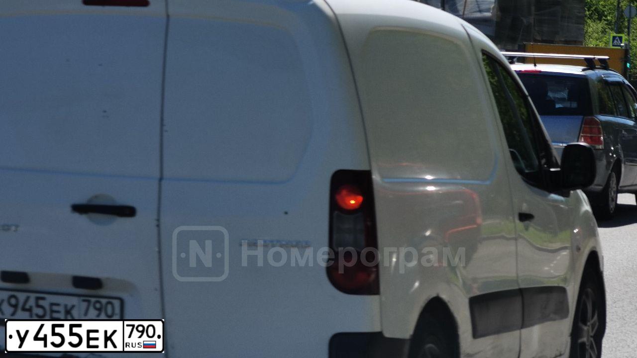 Фото автомобиля RENAULT MEGANE, 2007 — госномер У455ЕК790. Цвет: СВЕТЛО-СЕРО-ГОЛУБОЙ