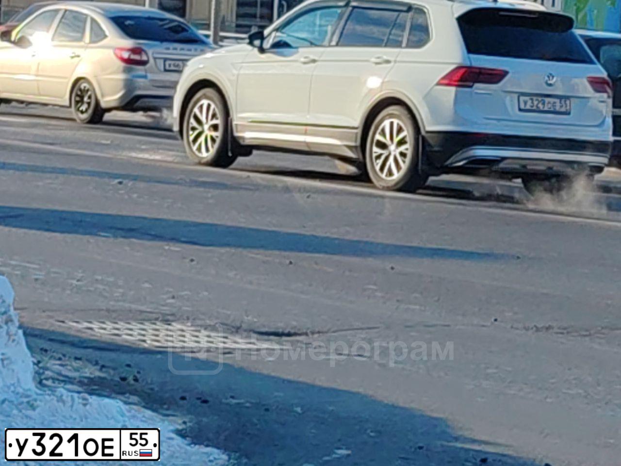 Фото автомобиля LEXUS RX, 2006 — госномер У321ОЕ55. Цвет: СЕРЕБРИСТЫЙ