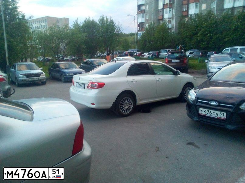 Фото автомобиля FORD FOCUS, 2013 — госномер М476ОА51. Цвет: ЧЕРНЫЙ