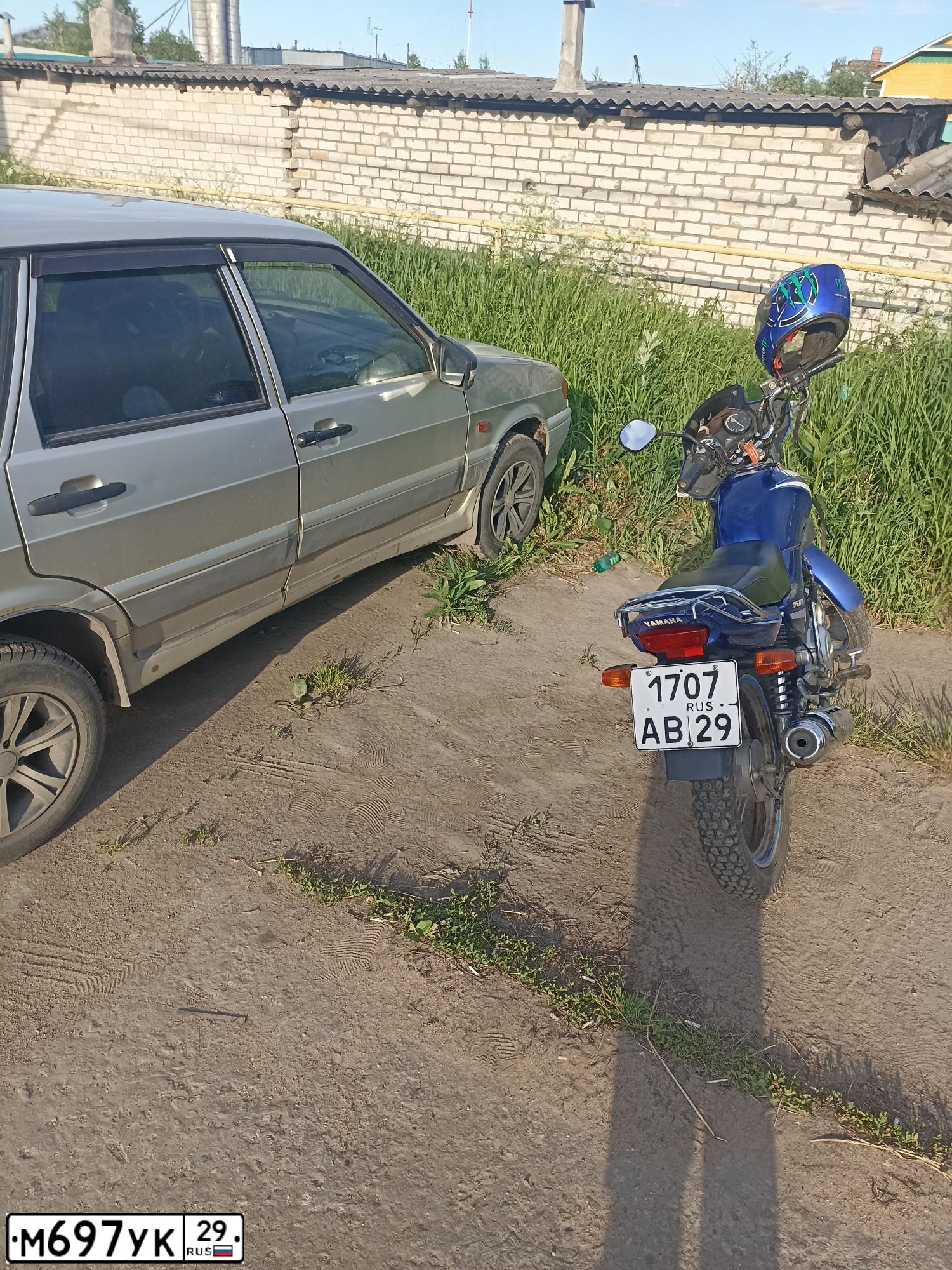 Фото автомобиля LADA 2115 SAMARA, 2006 — госномер М697УК29. Цвет: СЕРЕБРИСТО-БЕЖЕВЫЙ