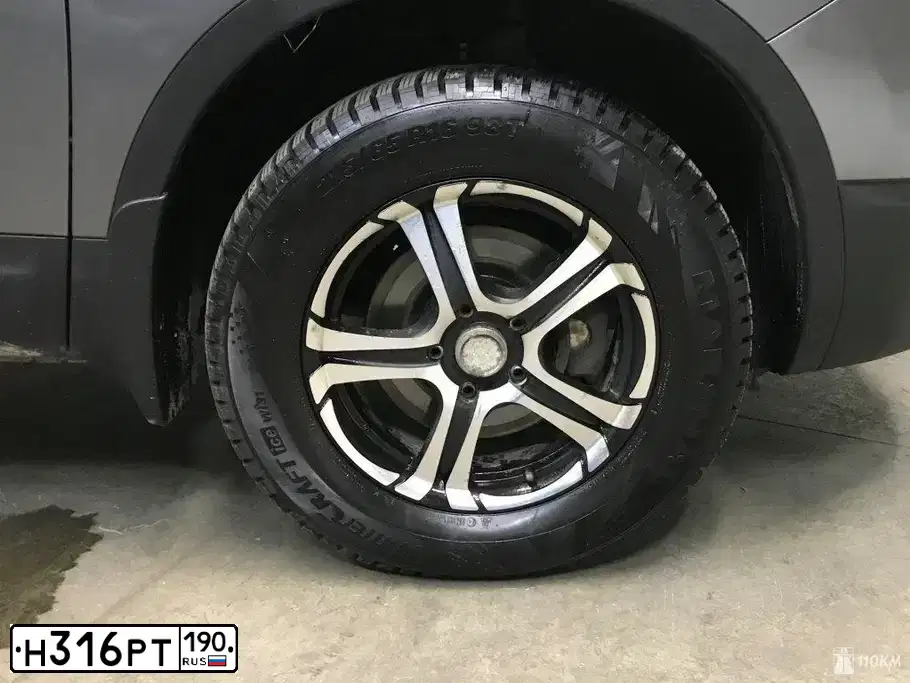 Фото автомобиля NISSAN QASHQAI, 2011 — госномер С801ЕЕ138. Цвет: СЕРЫЙ