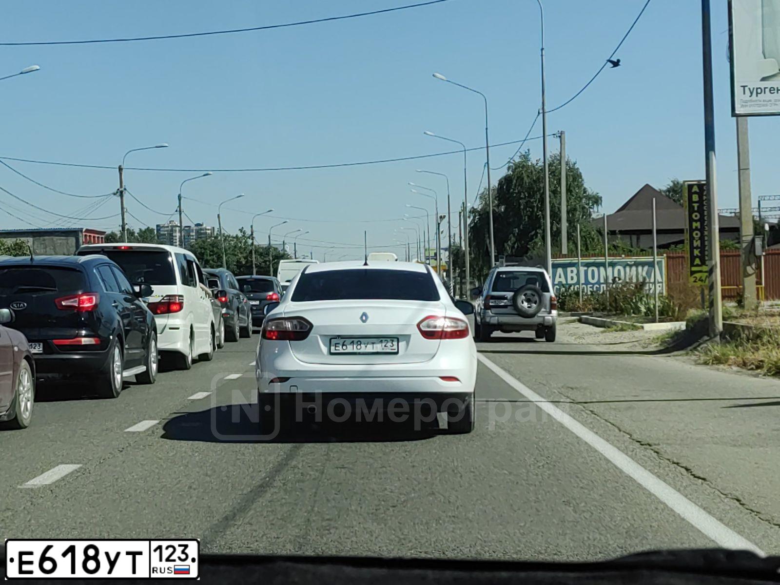 Фото автомобиля RENAULT FLUENCE, 2013 — госномер Е618УТ123. Цвет: БЕЛЫЙ