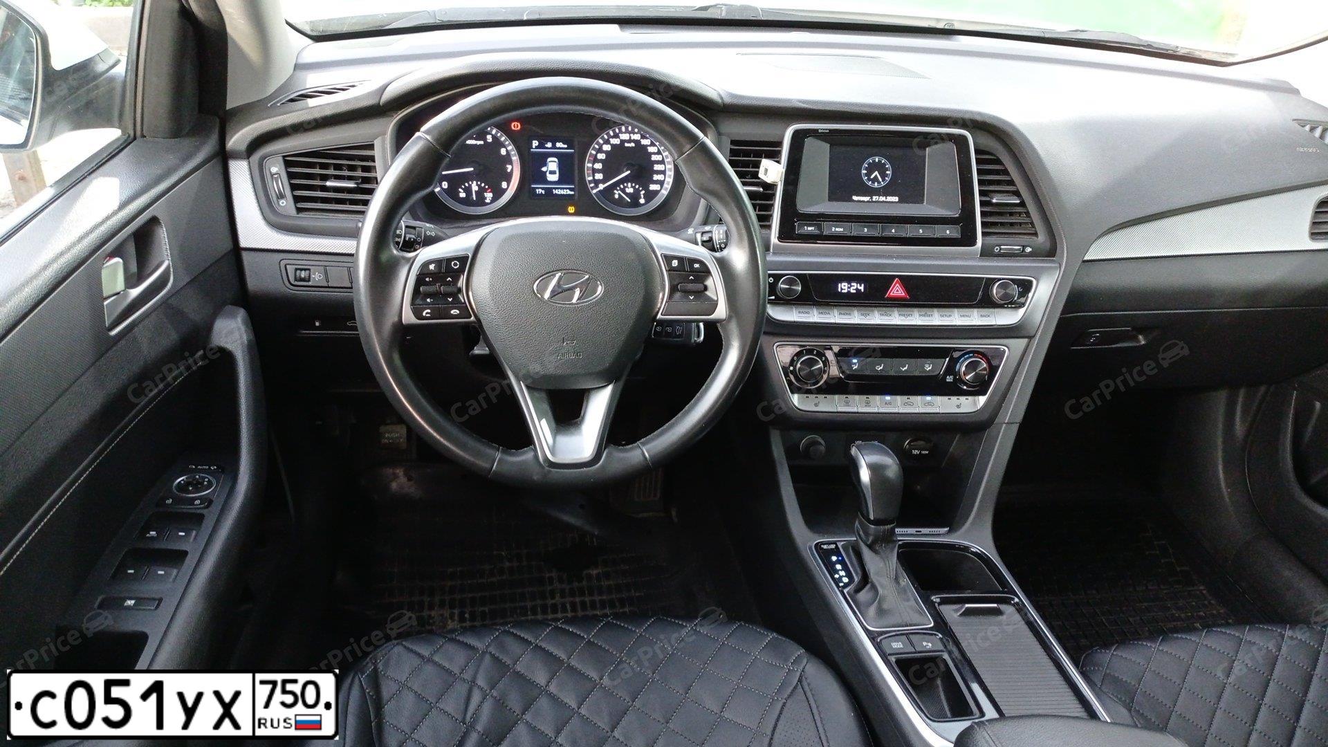 Фото автомобиля HYUNDAI I SONATA, 2019 — госномер С870РТ05. Цвет: БЕЛЫЙ-ЖЕЛТЫЙ-СЕРЫЙ