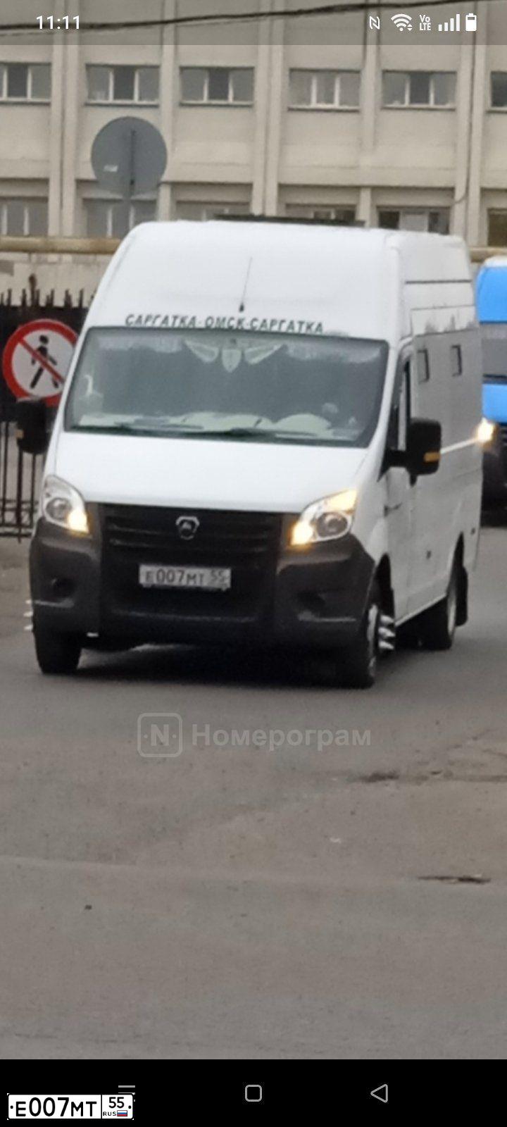 Фото автомобиля CHEVROLET NIVA, 2014 — госномер Е007МТ55. Цвет: Темно-серый металлик