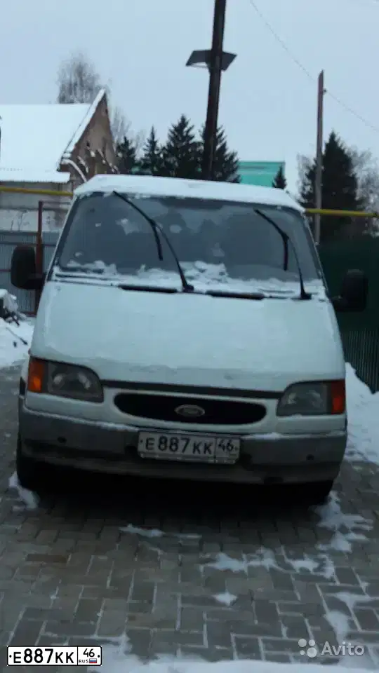 Фото автомобиля FORD TRANSIT, 1998 — госномер Е887КК46. Цвет: Белый
