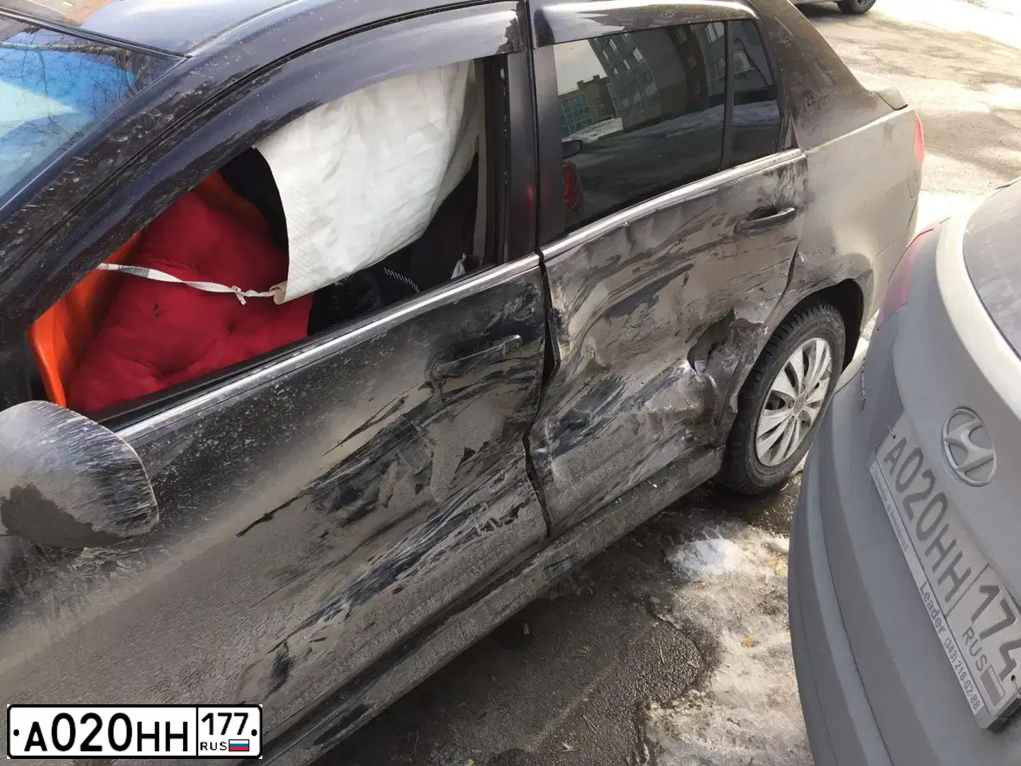 Фото автомобиля TOYOTA LANDCRUISER 200, 2012 — госномер С932ТР777. Цвет: ЧЕРНЫЙ