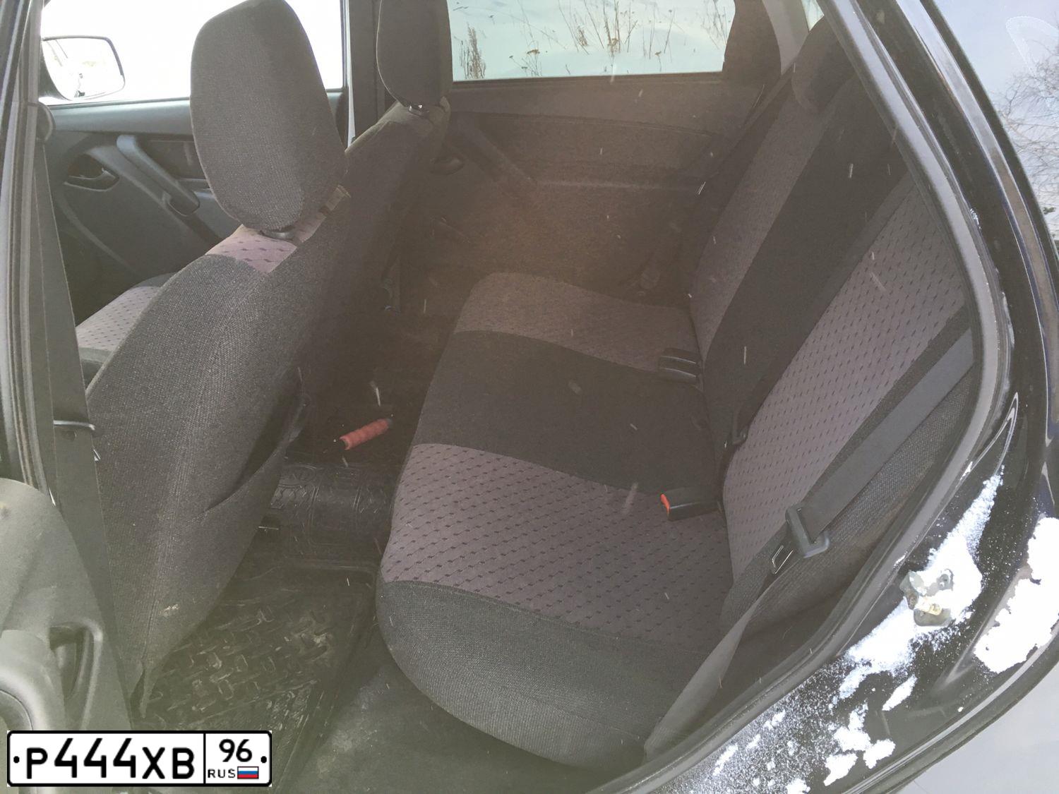 Фото автомобиля LADA 2190 GRANTA, 2012 — госномер А162АВ774. Цвет: Сине-Черный