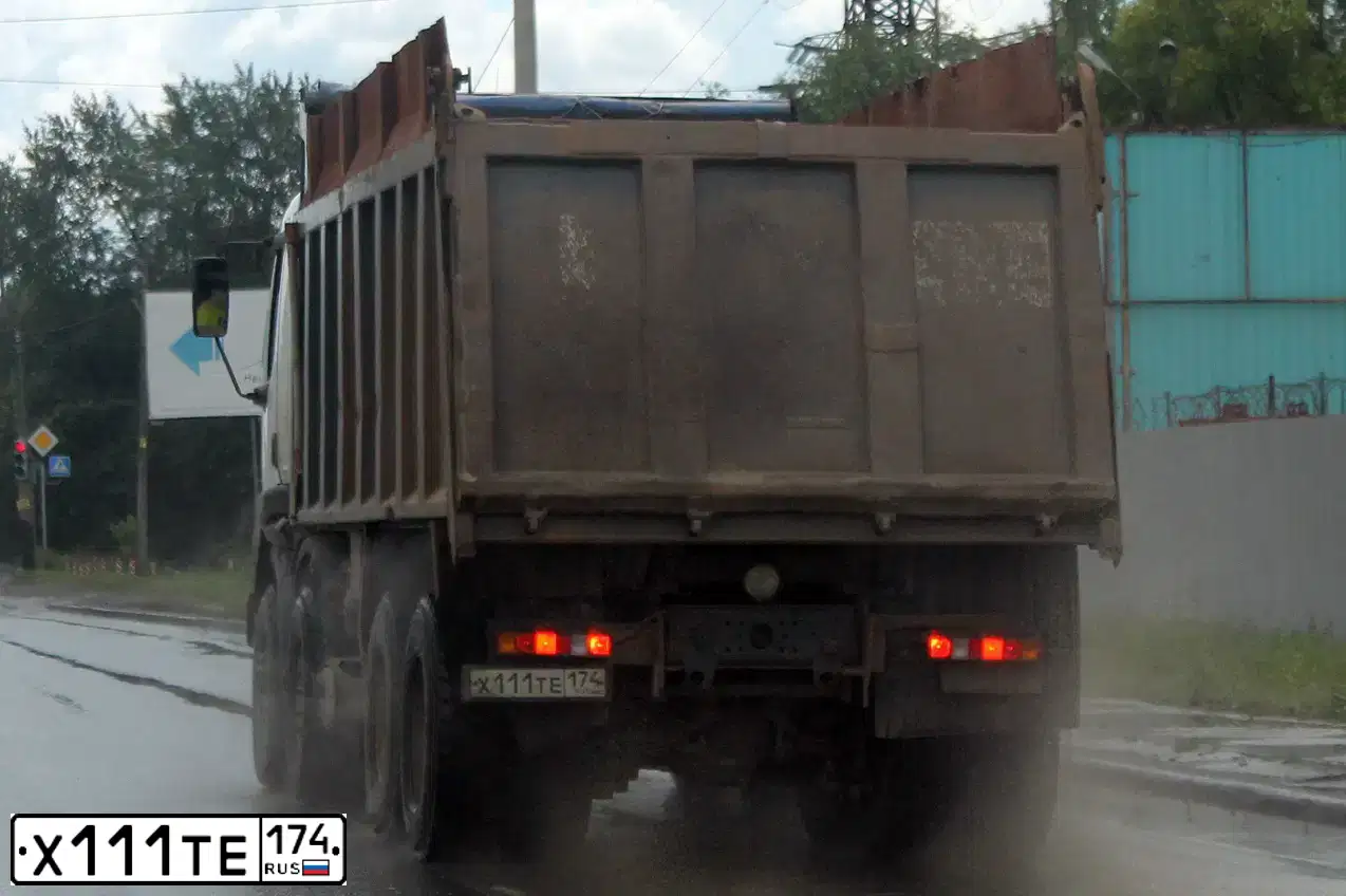 Фото автомобиля RENAULT KERAX, 2006 — госномер В001РТ198. Цвет: Белый